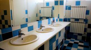 Хостел Хостел Маша Иркутск Кровать в общем четырехместном номере для мужчин и женщин-3